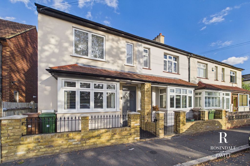Property photo 1 of 36
