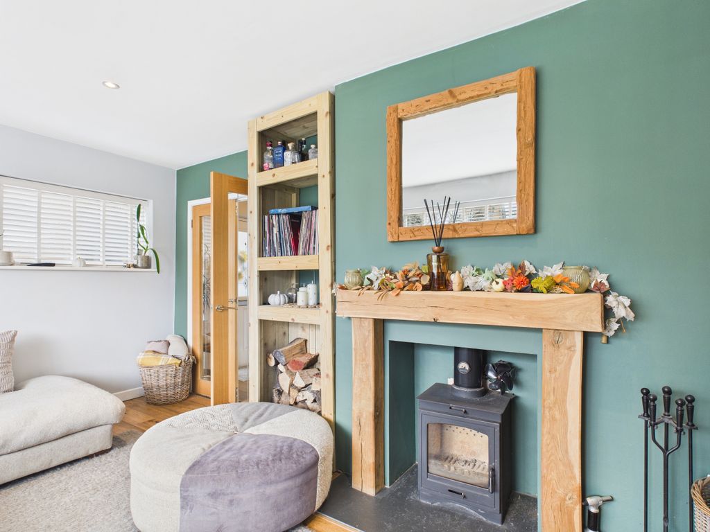 Property photo 3 of 13 Cam02536G0-Pr0024-Still004