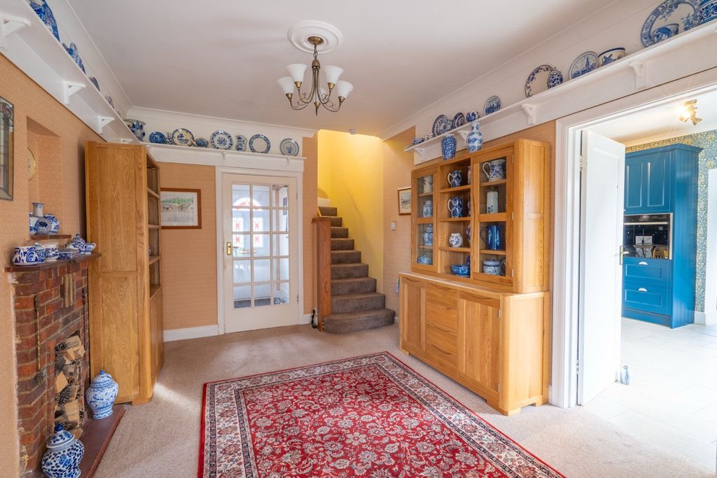 Property photo 3 of 24