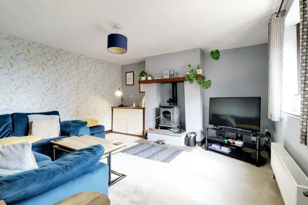 Property photo 2 of 20