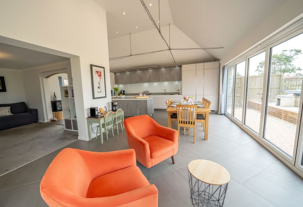 Property photo 2 of 51