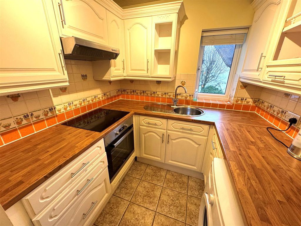 Property photo 3 of 15 Kitchen 2.Jpg