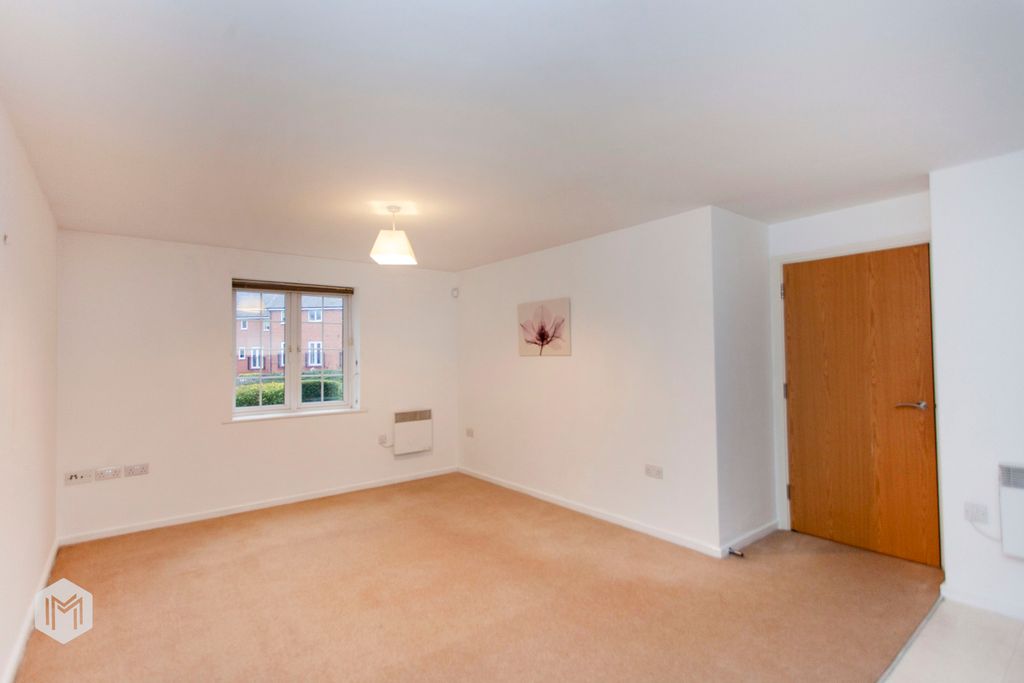 Property photo 3 of 16 Picture No. 18