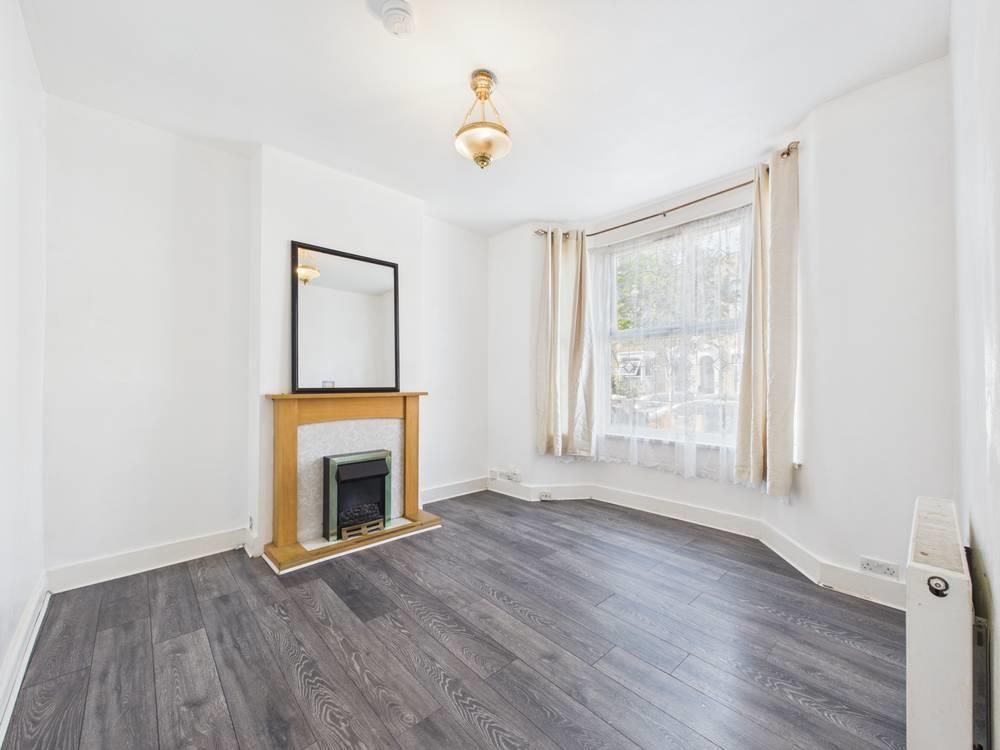 Property photo 1 of 19 Cam01358G0-Pr0250-Still004-Thumbnail-H750-70.Jpg