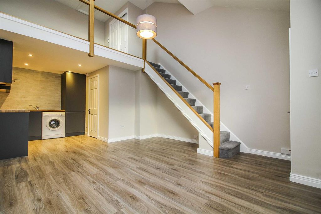 Property photo 2 of 7 Living Room