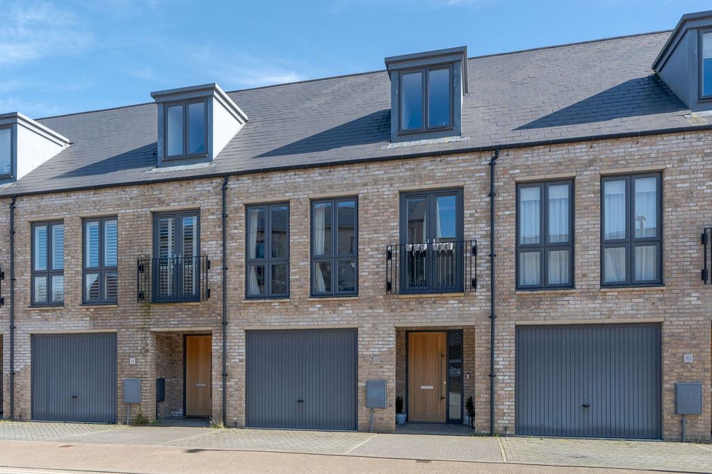 Property photo 1 of 20 Front