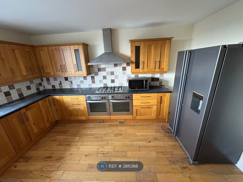 Property photo 2 of 21