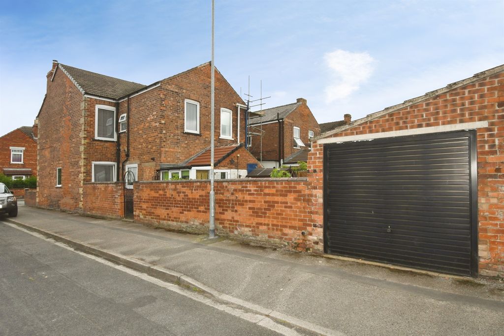 Property photo 2 of 15