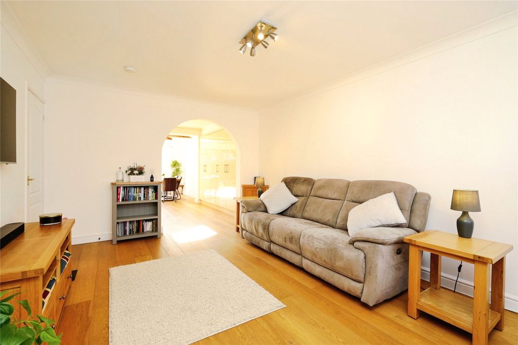 Property photo 3 of 18 Picture No. 17
