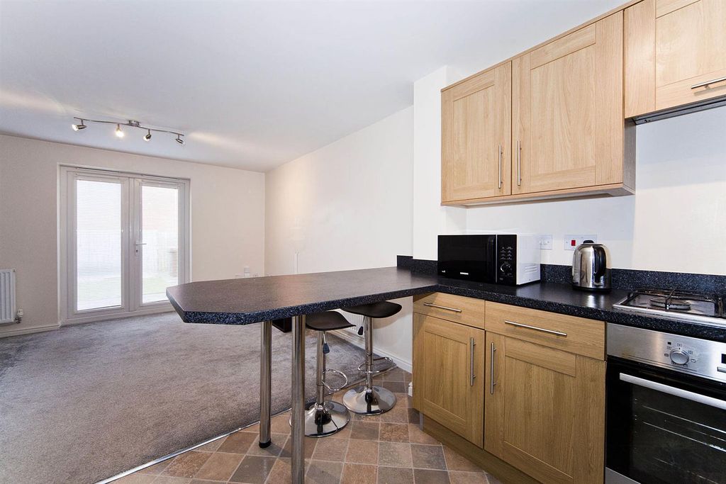 Property photo 2 of 19