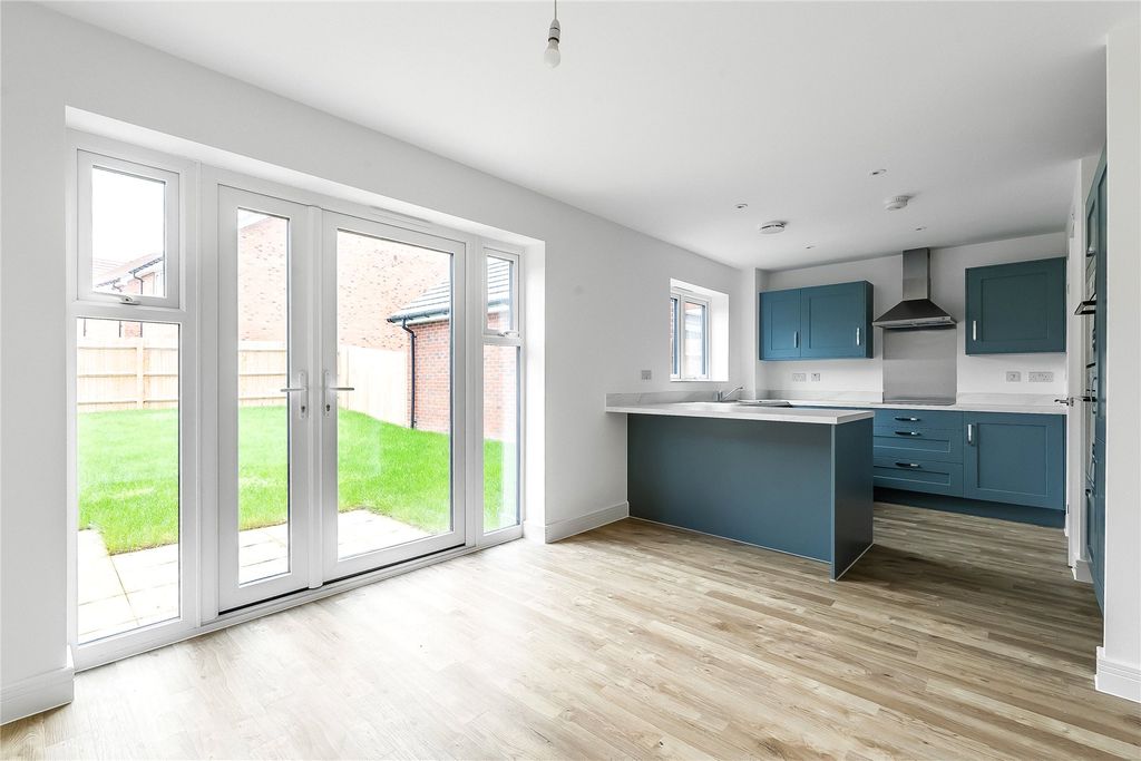 Property photo 2 of 30 Picture No. 31