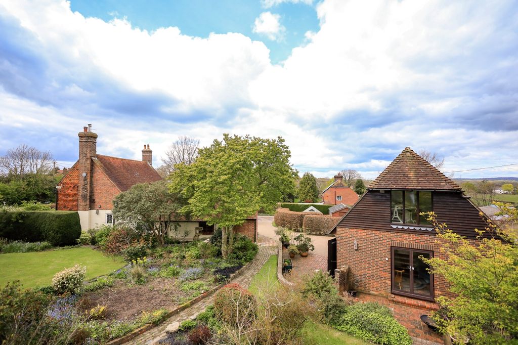 Property photo 3 of 19