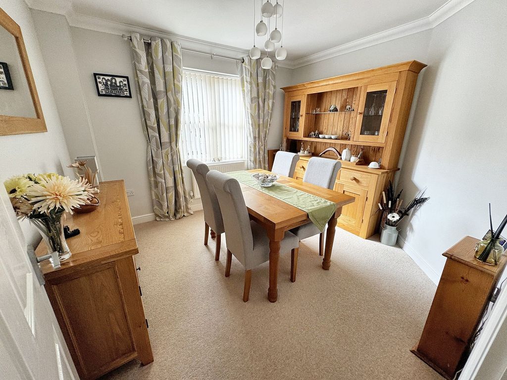 Property photo 3 of 28