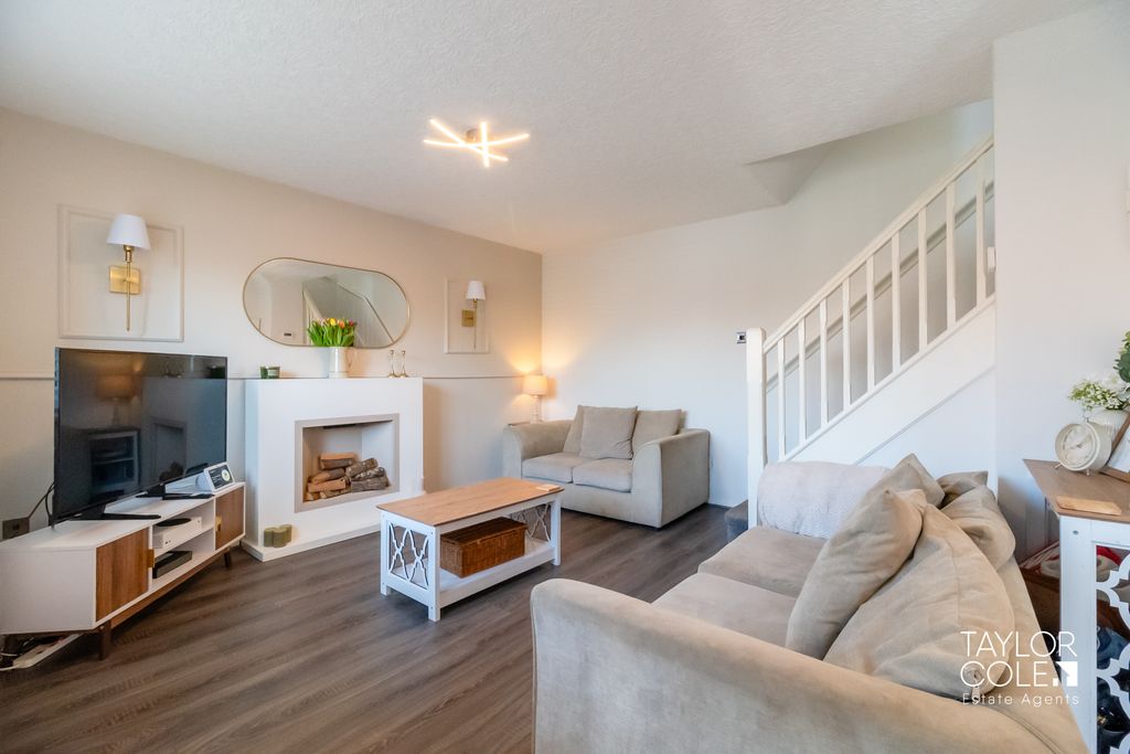 Property photo 2 of 19