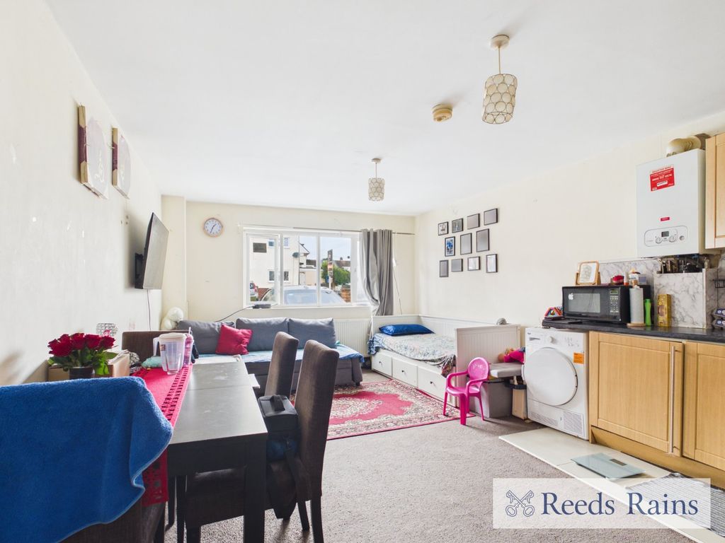 Property photo 2 of 16 Picture No. 09