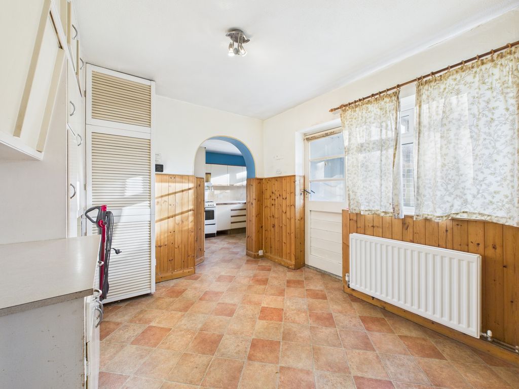 Property photo 3 of 15 Cam04018G0-Pr0404-Still010