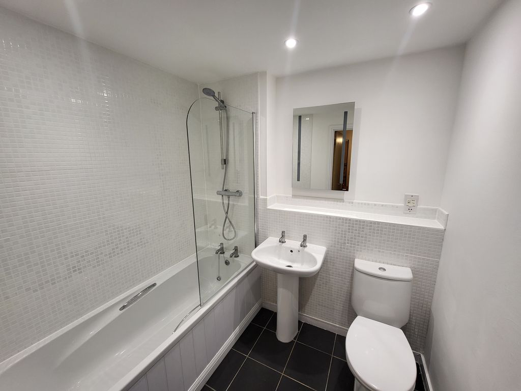 Property photo 3 of 6 Bathroom