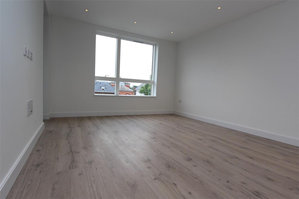 Property photo 3 of 8 Reception Room