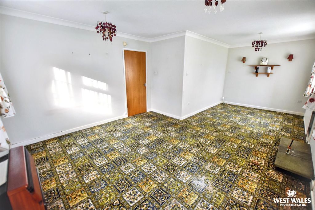 Additional image 6 of 3 bed detached bungalow for saleVicarage Fields, Pembroke SA71