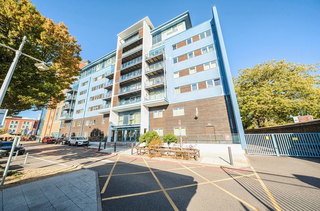 Property photo 1 of 18 1528276-1-1A0F80F...