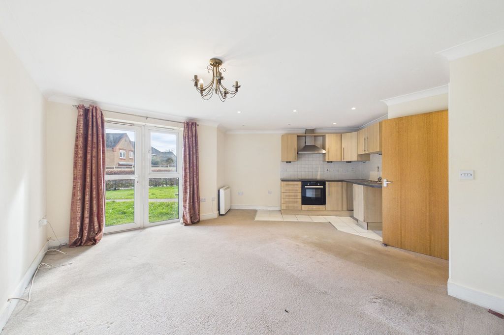 Property photo 2 of 11