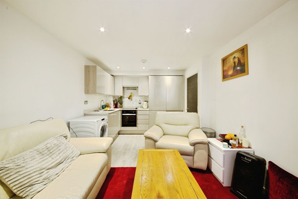 Property photo 3 of 9