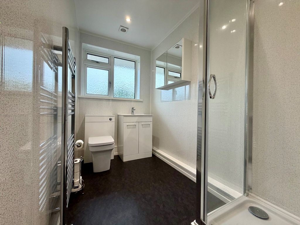 Property photo 3 of 11 Shower Room