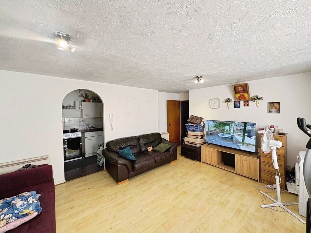 Property photo 3 of 9 Pbox-Img.Jpg