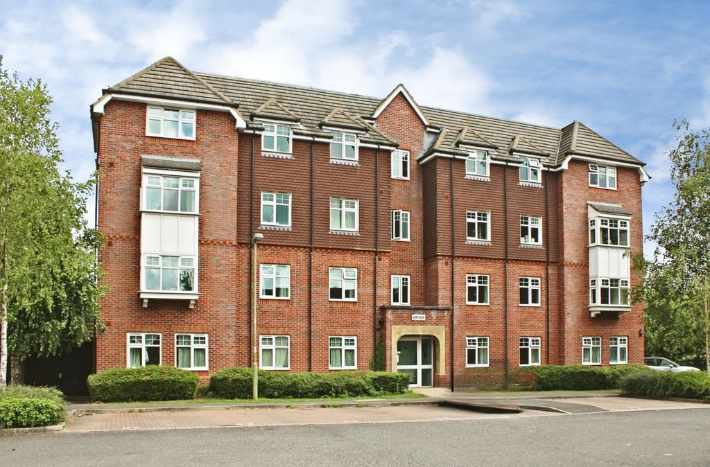 Property photo 1 of 9 Ewemove Estate Agents Basingstoke - Elder House