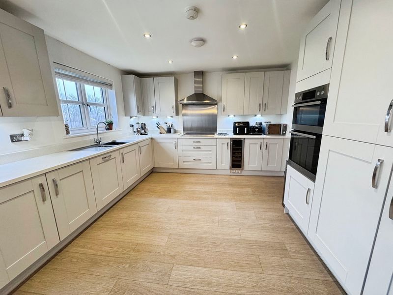 Property photo 3 of 12 Photo 11