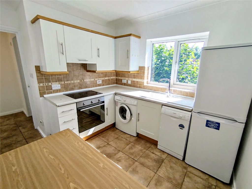 Property photo 3 of 8 Picture No. 06