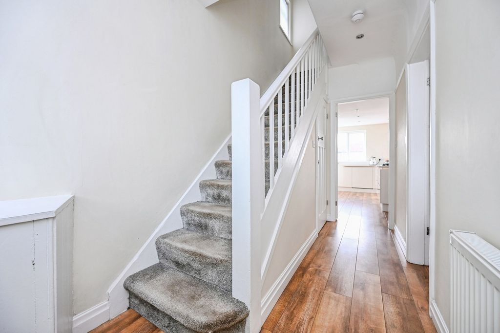 Property photo 3 of 20 Pbox-Img.Jpg