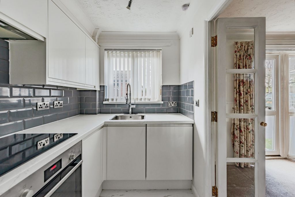 Property photo 3 of 22