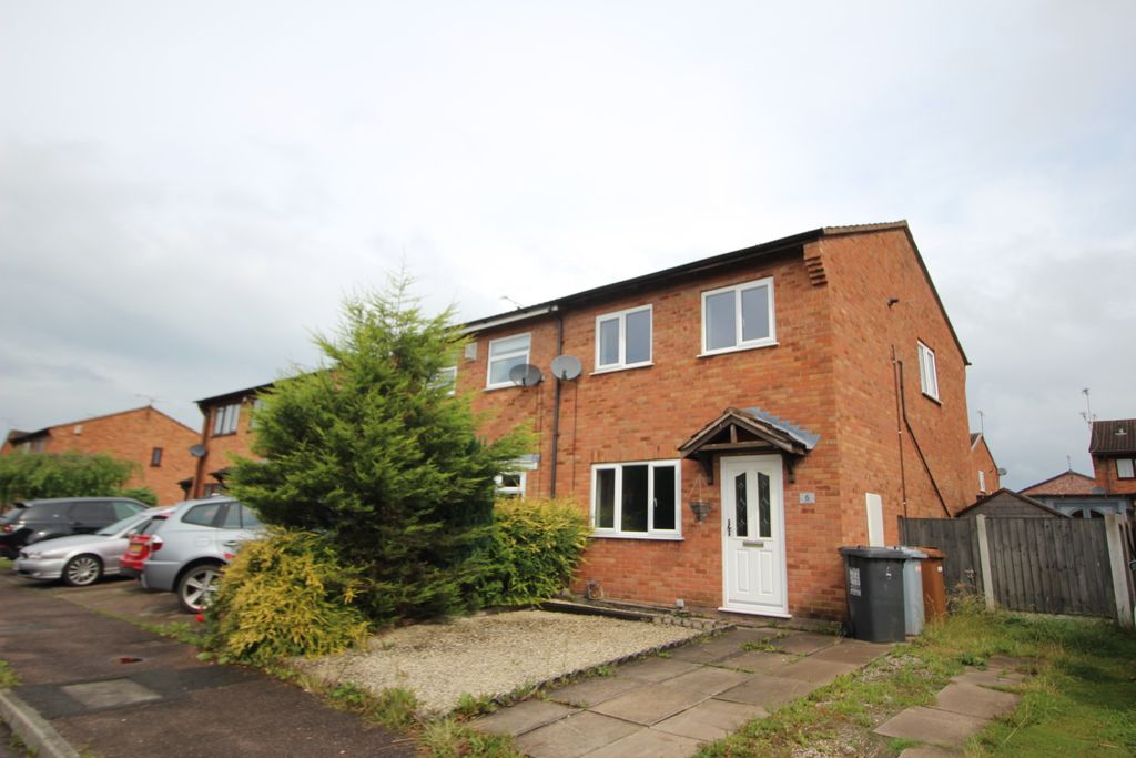 Property photo 1 of 12 3 Bed Semi-Detached
