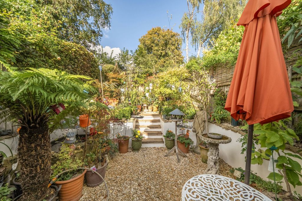 Property photo 3 of 16 Garden