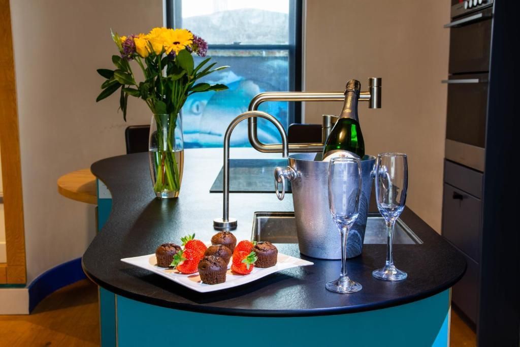 Property photo 1 of 39 Detail Shot Kitchen