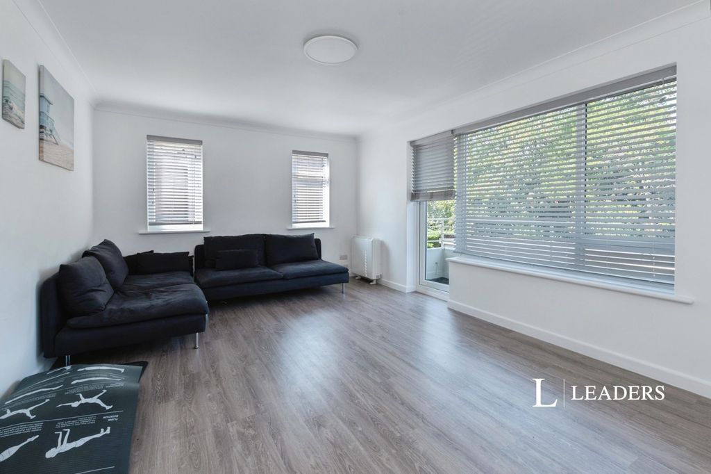 Property photo 2 of 13 Pbox-Img.Jpg
