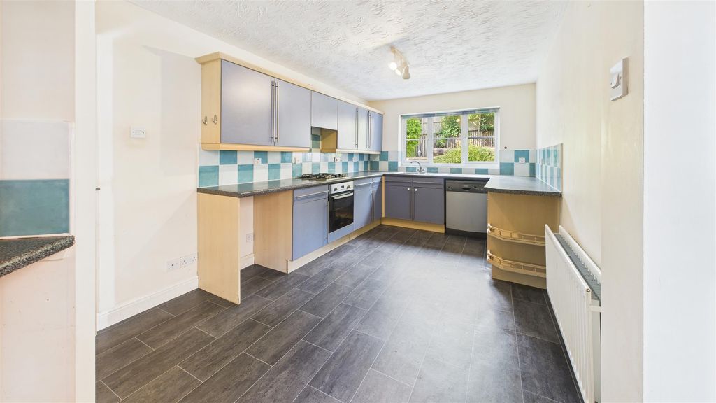 Property photo 2 of 16 Cam05101G0-Pr0067-Still001.Jpg