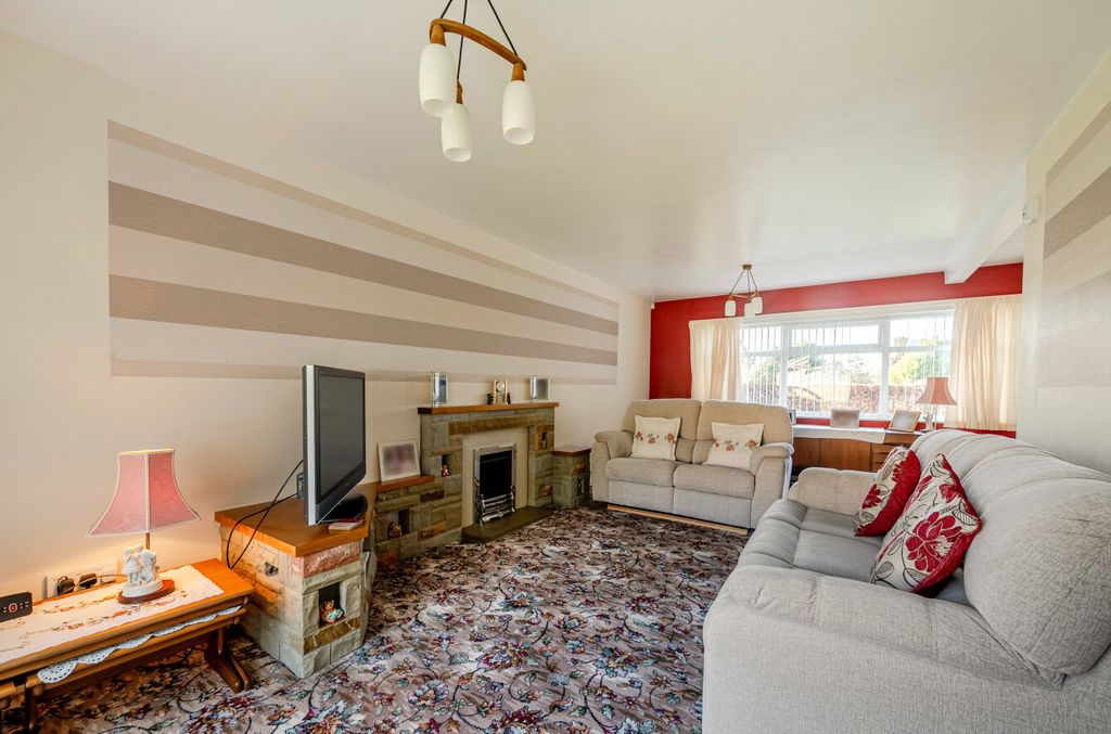 Property photo 3 of 19 1388887-5-695E8F7...