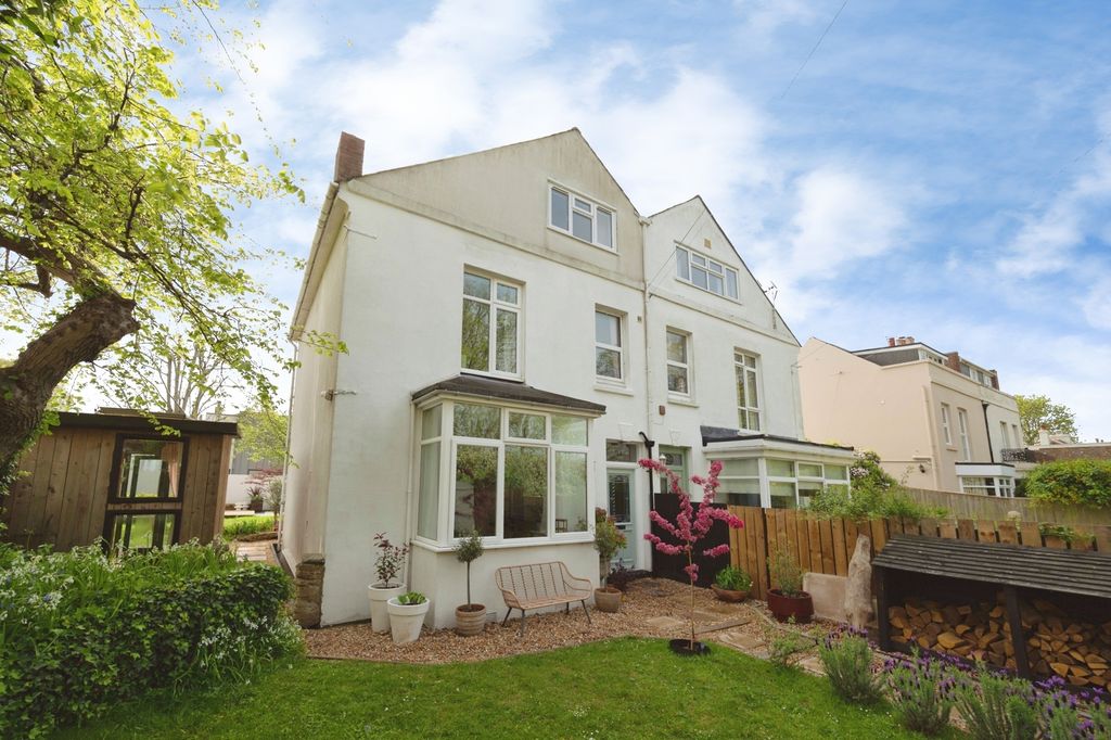 Property photo 1 of 20 Pbox-Img.Jpg