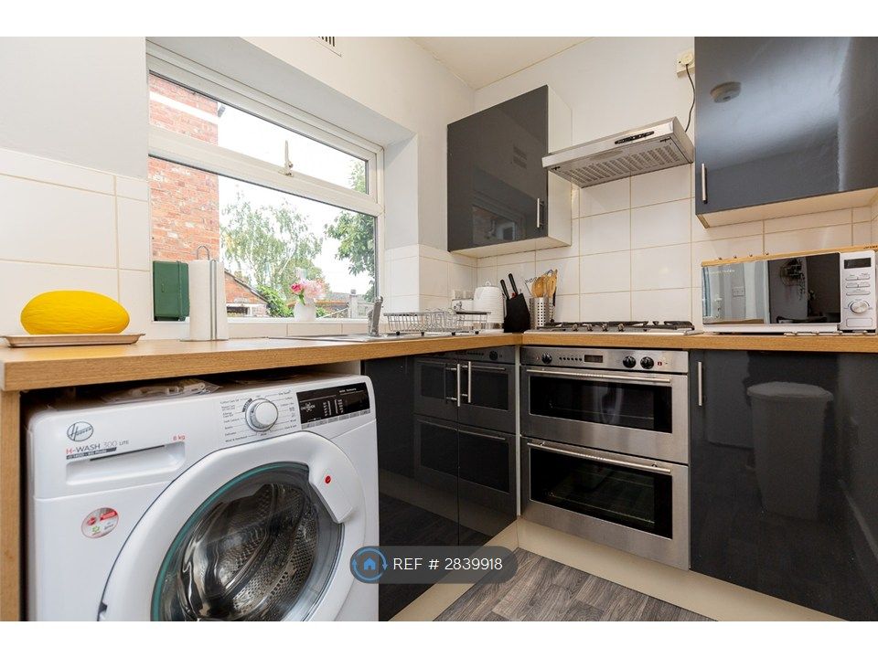 Property photo 3 of 15 Northamptonservicedapartment Selfcatering Shortlet
