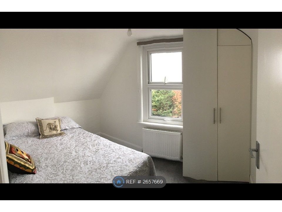 Property photo 2 of 9 Bedroom