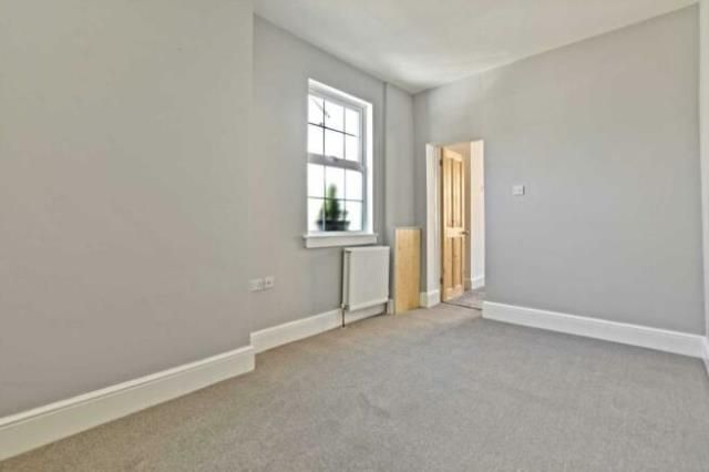Property photo 3 of 11 Living