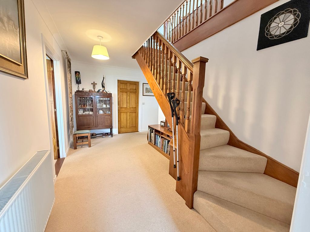 Property photo 3 of 39