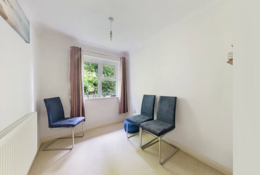 Additional image 7 of 2 bed flat for saleGodstone Road, Lingfield RH7
