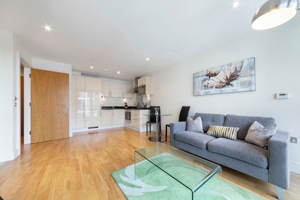 Property photo 3 of 12