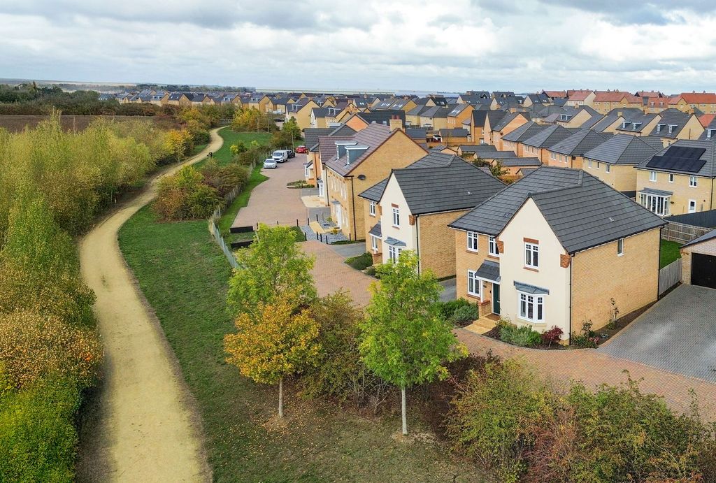 Property photo 1 of 42