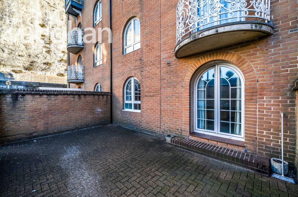 Property photo 2 of 9 Patio