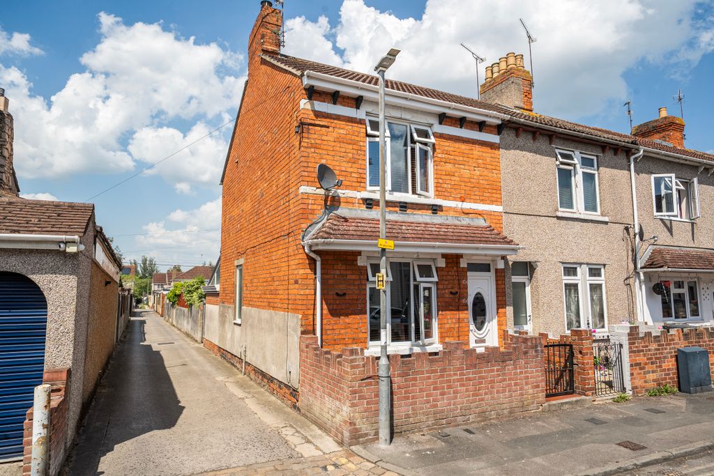 Property photo 1 of 12 146660816A15Afa585600