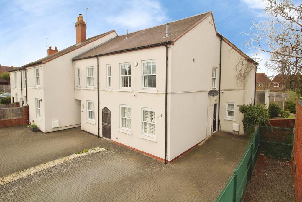 Property photo 2 of 24